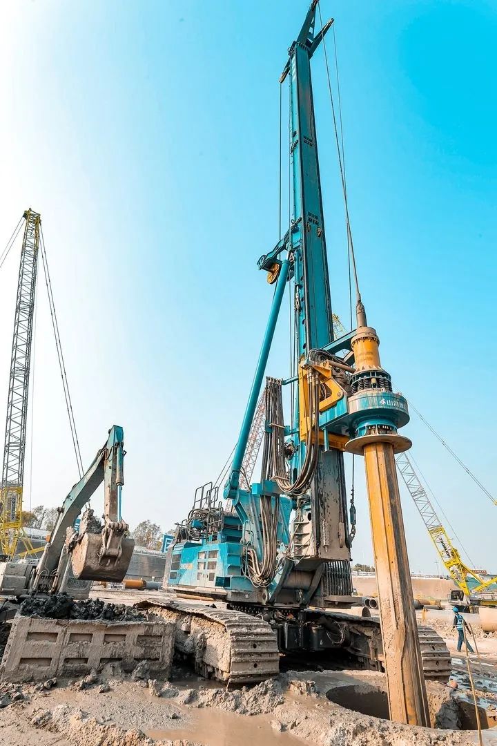 大国重器！云顶国际yd888智能超等装备助力北京都会副中心综合交通枢纽站建设