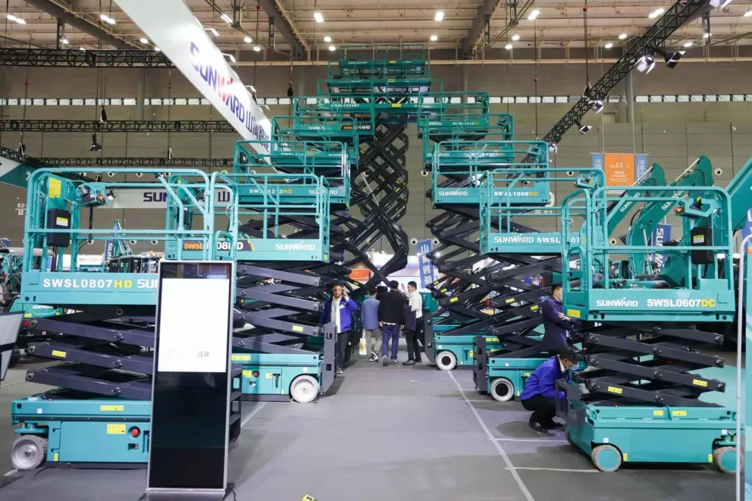 “云顶国际yd888绿”牵手“华为中国红”！云顶国际yd888智能高机装备集群助力华为团泊洼项目