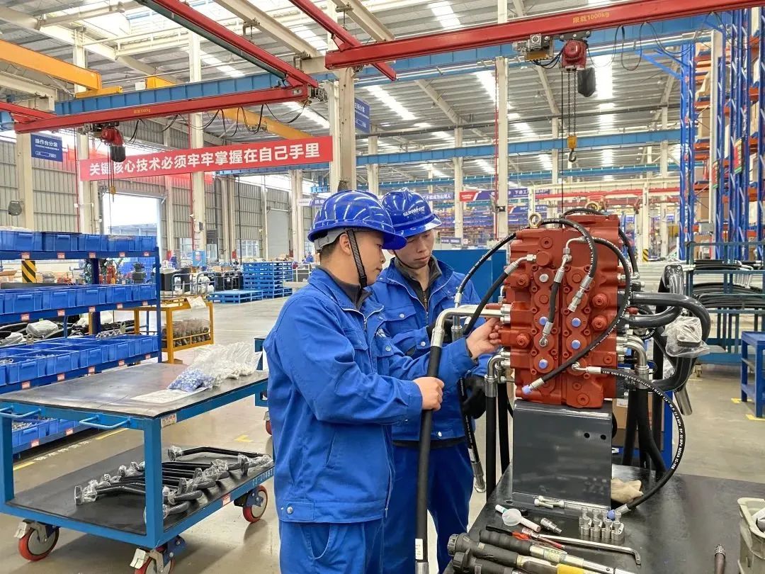 《湖南教育》：探索18年，，，，，，云顶国际yd888智能找到校企相助共赢的谜底