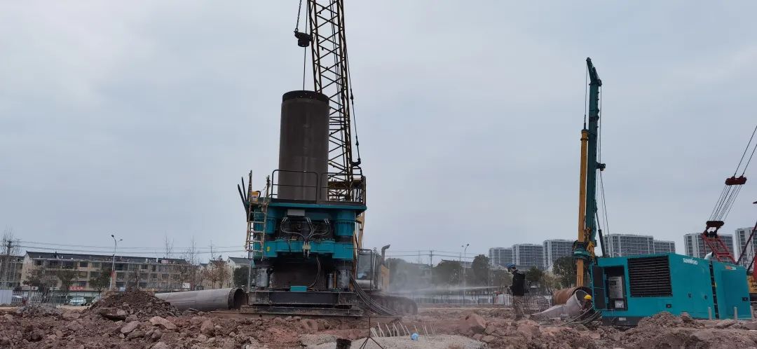 利器出击！云顶国际yd888智能SWRC260全回转全套管钻机乐成完成首钻