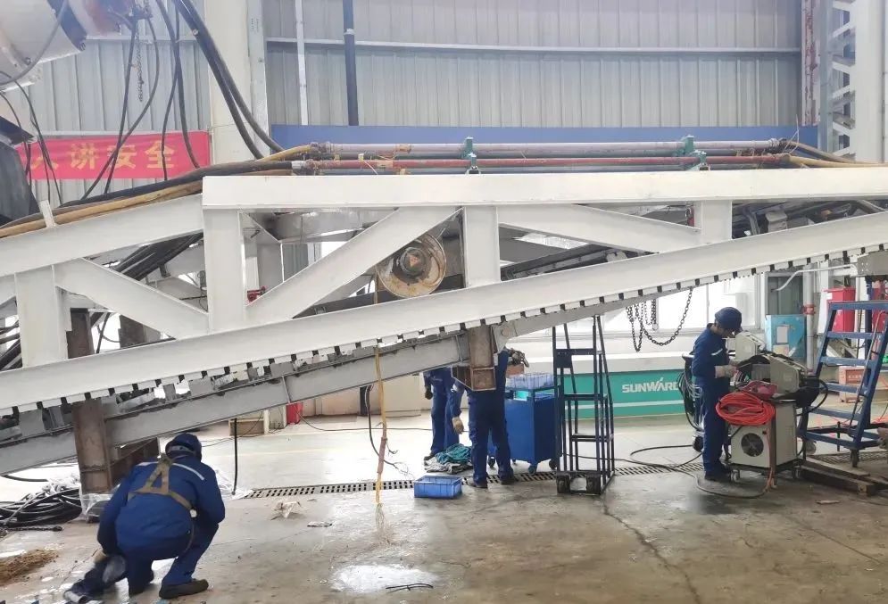 直击生产一线！中铁云顶国际yd888复工复产忙