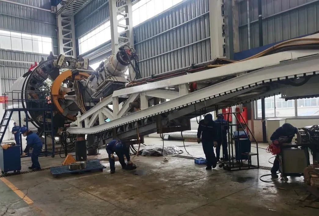 直击生产一线！中铁云顶国际yd888复工复产忙