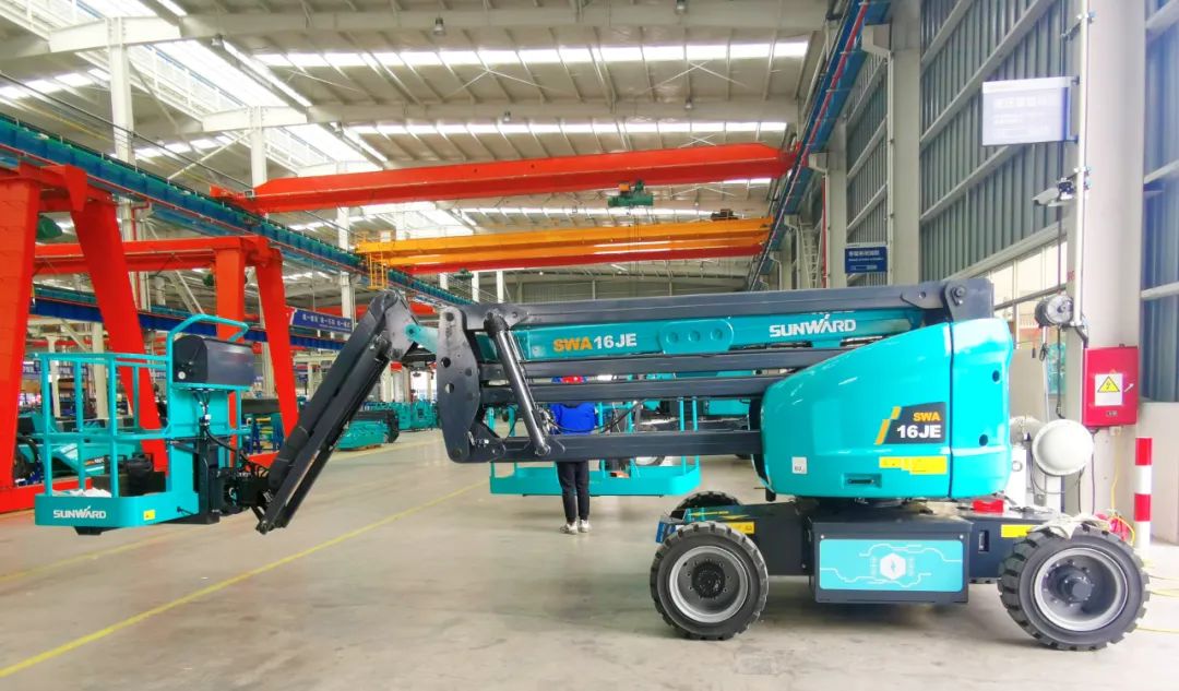 勇闯蓝海！云顶国际yd888智能两款臂式高空作业平台正式“出道”