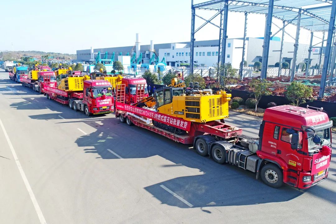 又一款差别化定制产品获认可！云顶国际yd888智能SWDH89J内燃式露天钻批量发货