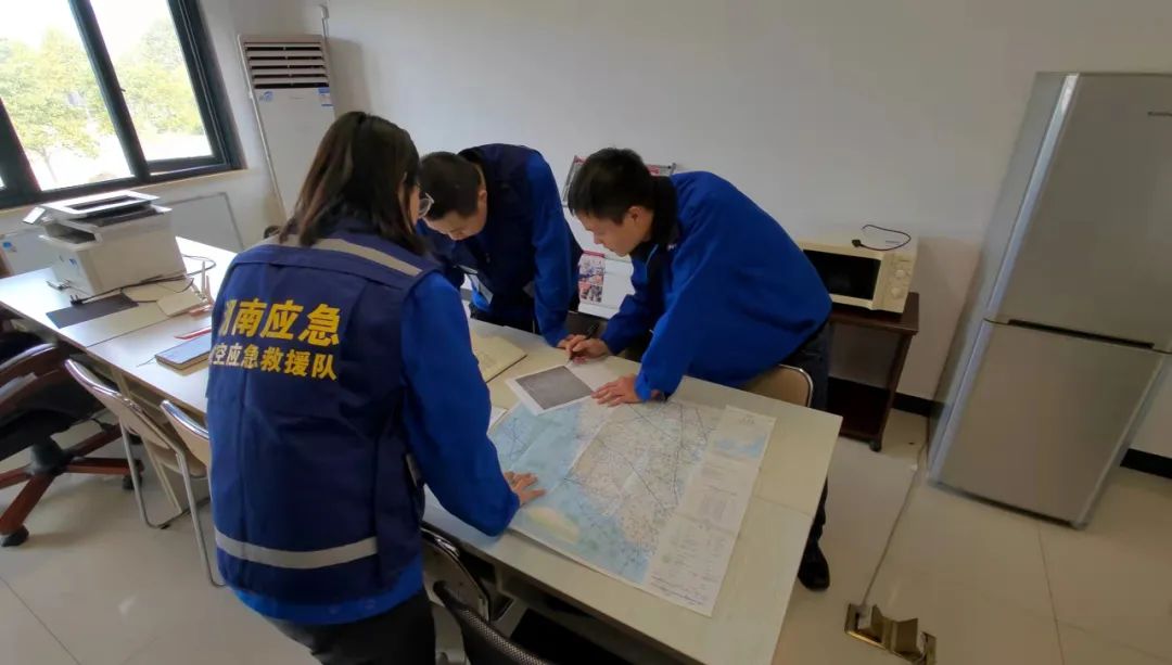 火情就是下令！湖南航空应抢救援队云顶国际yd888机组展现“云顶国际yd888速率”