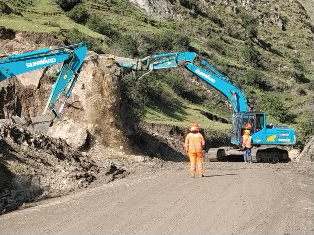 挑战天下第二高山脉！云顶国际yd888智能装备助力秘鲁安第斯国家公路项目建设