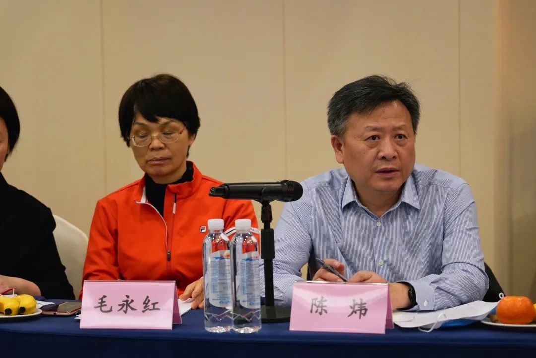 抱团出海，，，，，，携手共赢！何清华带队赴湖南异地商会联合会造访交流