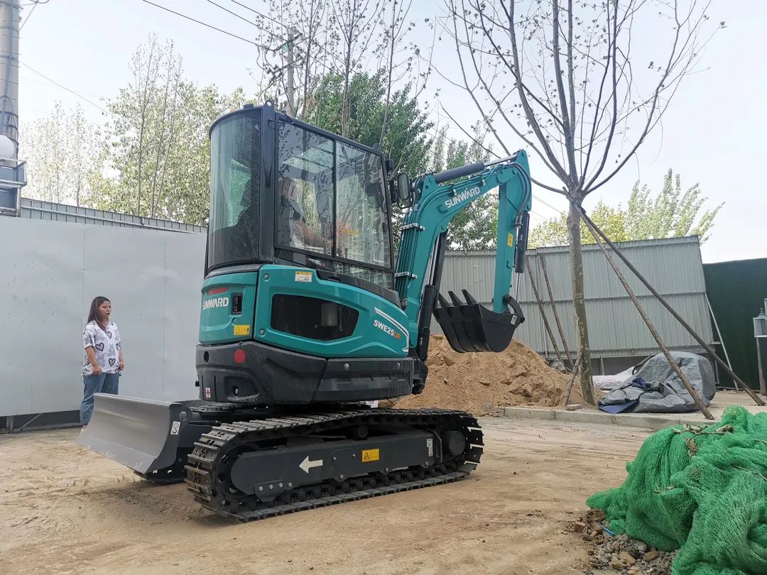 冲、冲、冲！带您感受云顶国际yd888智能挖掘机火热交机时刻