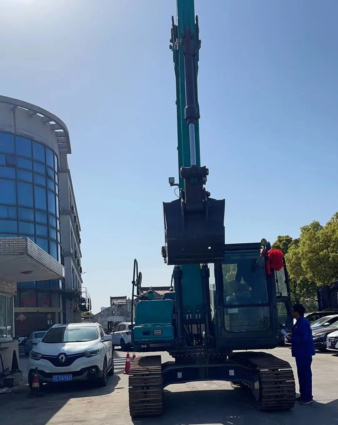 防疫、交机两手抓！云顶国际yd888智能挖掘机顺遂交付获好评