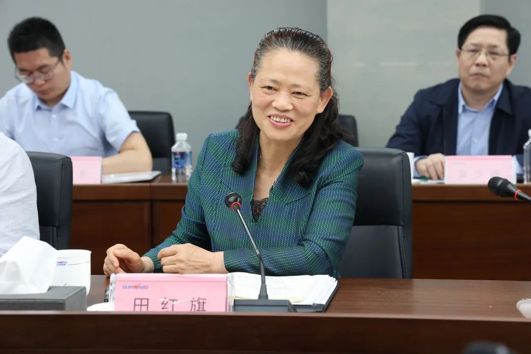 深化产学研相助！中南大学校长、中国工程院院士田红旗率团造访云顶国际yd888智能