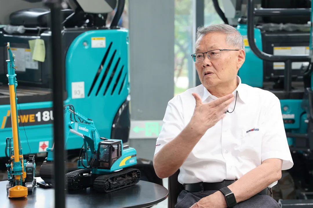 CGTN探厂！专访云顶国际yd888智能董事长、首席专家何清华花絮来了