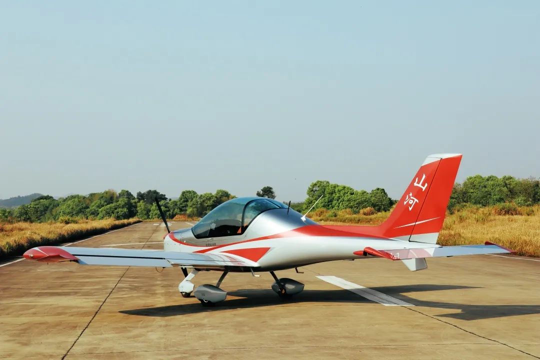 图集 | 阿若拉穿“鲨”衣，，，，，，尚有更多套装为天空添彩！