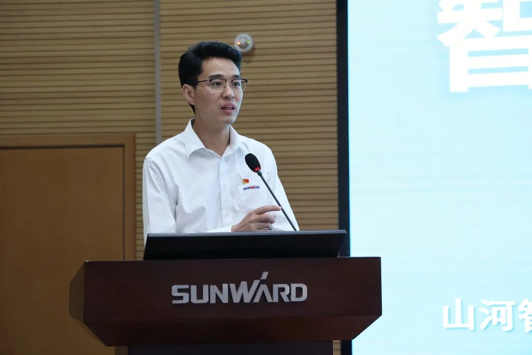 立异引领，，，，，，，智造未来！“2022院士专家长沙行”高端装备高质量生长钻研会盛大举行