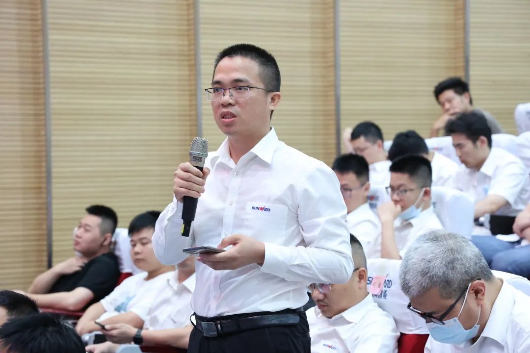 立异引领，，，，，，，智造未来！“2022院士专家长沙行”高端装备高质量生长钻研会盛大举行