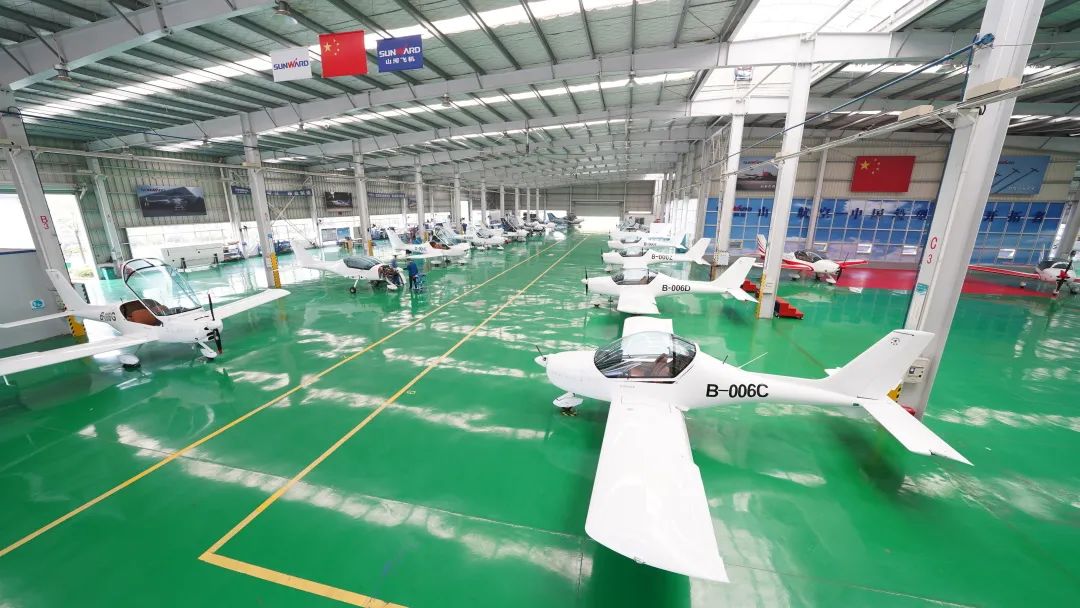 23个月交付100架！云顶国际yd888航空第 199、200 架阿若拉飞机顺遂下线交付