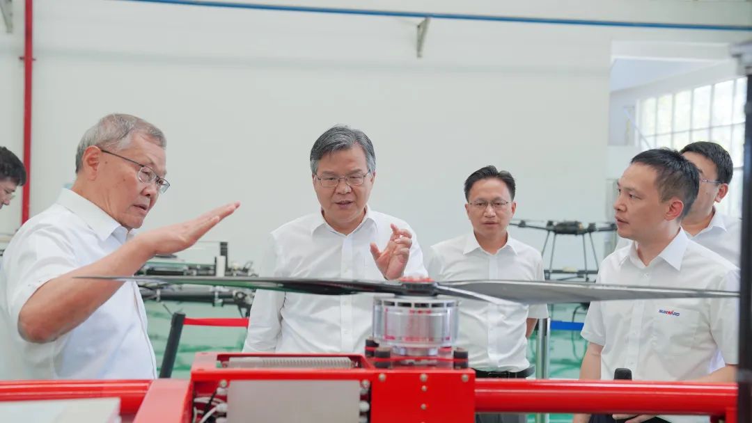 湖南省委常委、常务副省长李殿勋一行考察调研云顶国际yd888科技