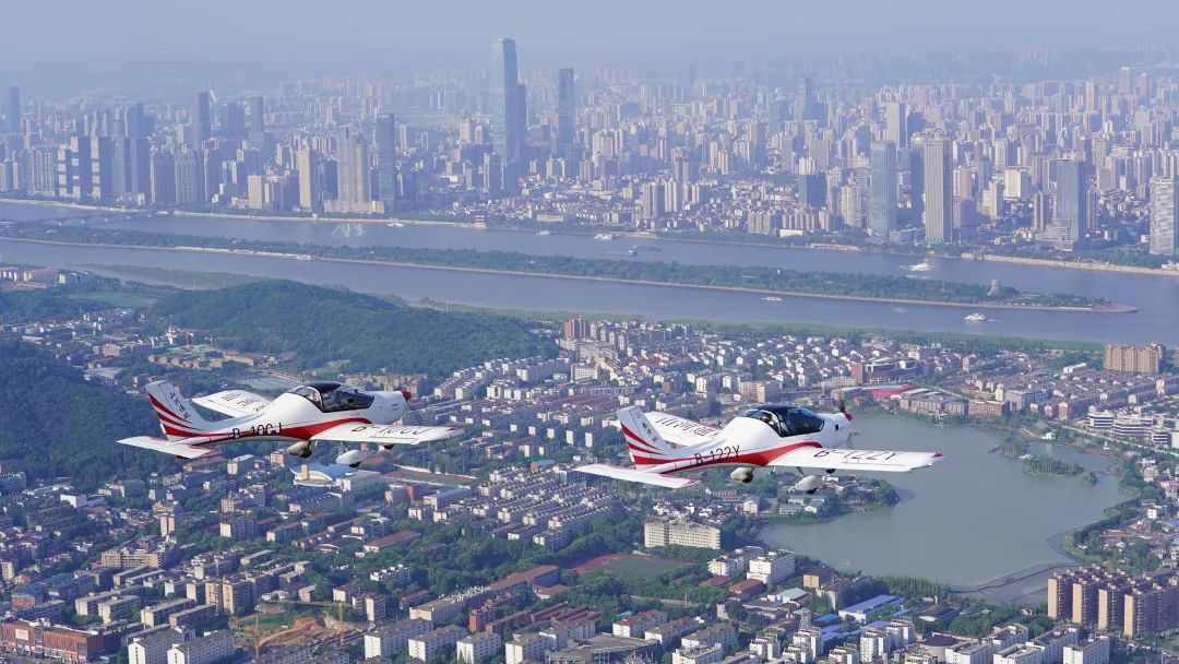 湖南省委常委、常务副省长李殿勋一行考察调研云顶国际yd888科技