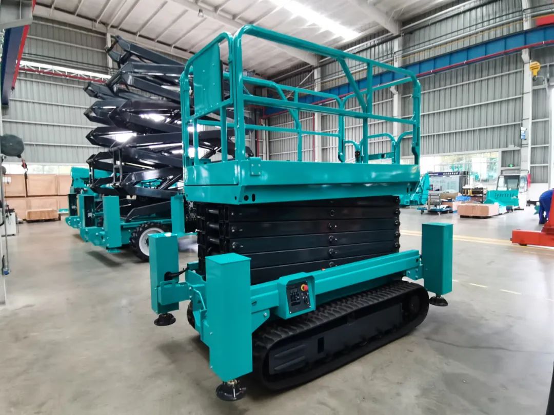 加速电动化产品结构，，，，，，，云顶国际yd888智能第一款履带剪叉式高空作业平台来了！