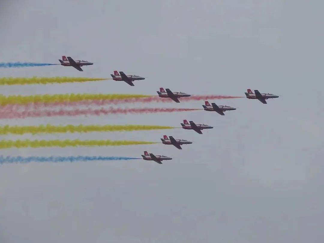 逆势翱翔！云顶国际yd888航空携手相助同伴亮相2022南昌航行大会