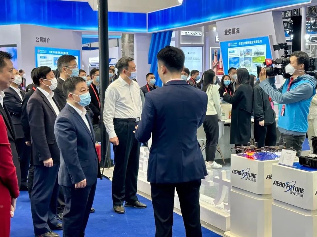 逆势翱翔！云顶国际yd888航空携手相助同伴亮相2022南昌航行大会