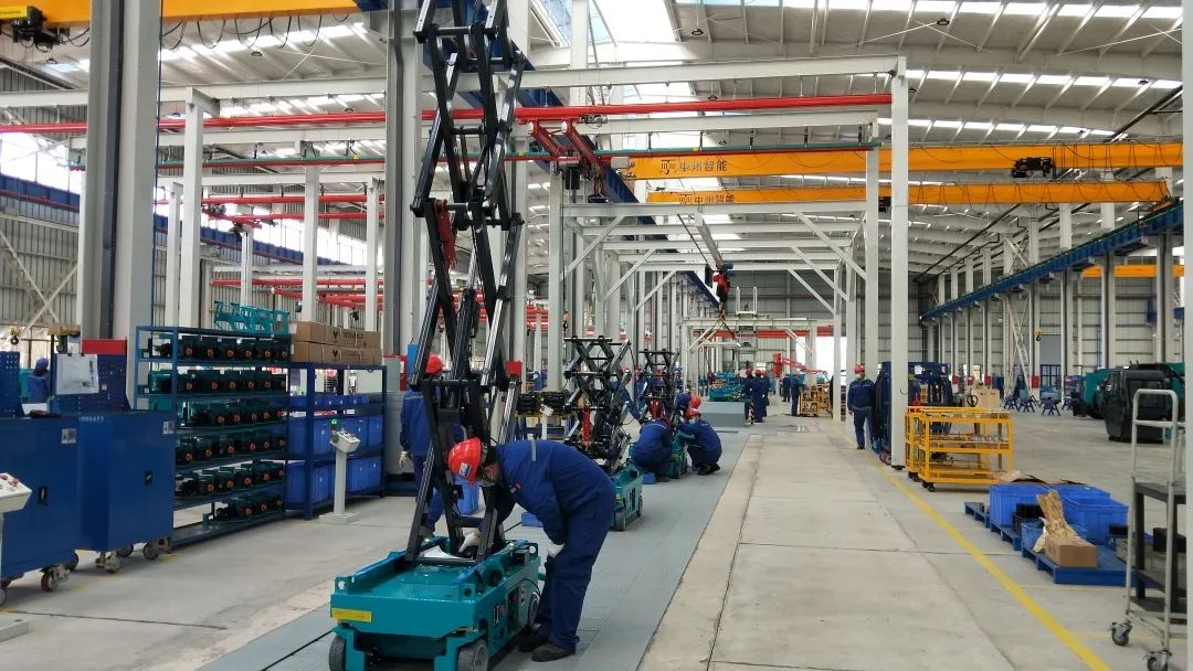 吹响复工“冲锋号”，，，，，全力冲刺“开门红”！云顶国际yd888智能高空机械复工复产举行时