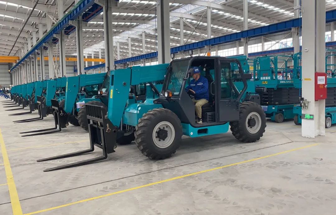 吹响复工“冲锋号”，，，，，全力冲刺“开门红”！云顶国际yd888智能高空机械复工复产举行时