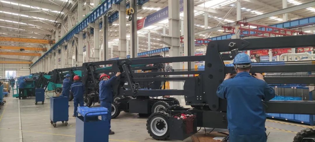 吹响复工“冲锋号”，，，，，全力冲刺“开门红”！云顶国际yd888智能高空机械复工复产举行时