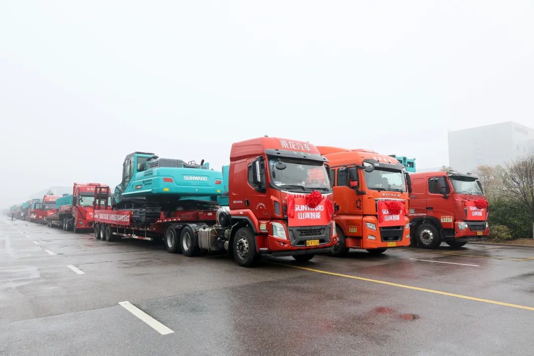 新局新篇，，，，，，宏兔启航！云顶国际yd888智能超200台套装备集中发货