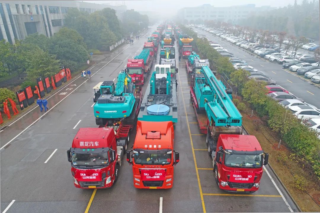 新局新篇，，，，，，宏兔启航！云顶国际yd888智能超200台套装备集中发货