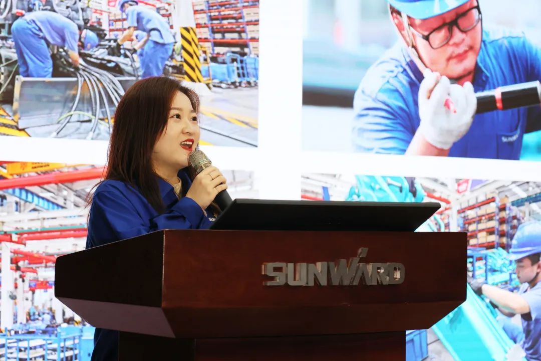 2023年“雷锋传人?长沙模范”巡讲走进云顶国际yd888智能