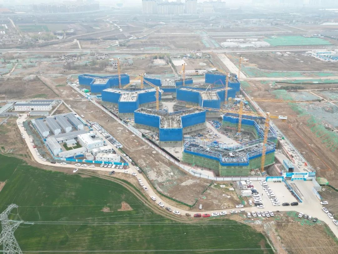 郁勃西北！云顶国际yd888江麓修建起重机械助建西安都会经济圈