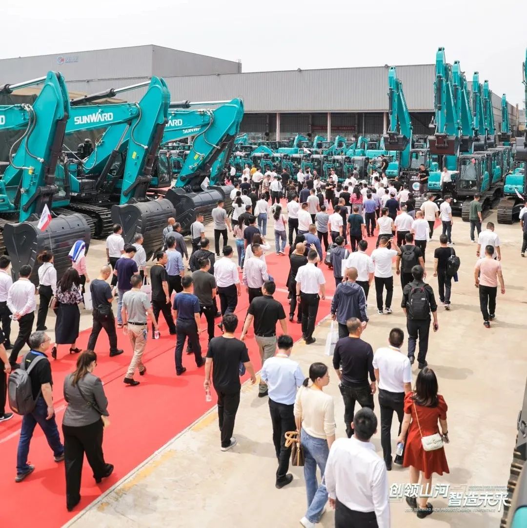 精品出击、互动一直！云顶国际yd888智能F系列挖掘机闪灼长沙展