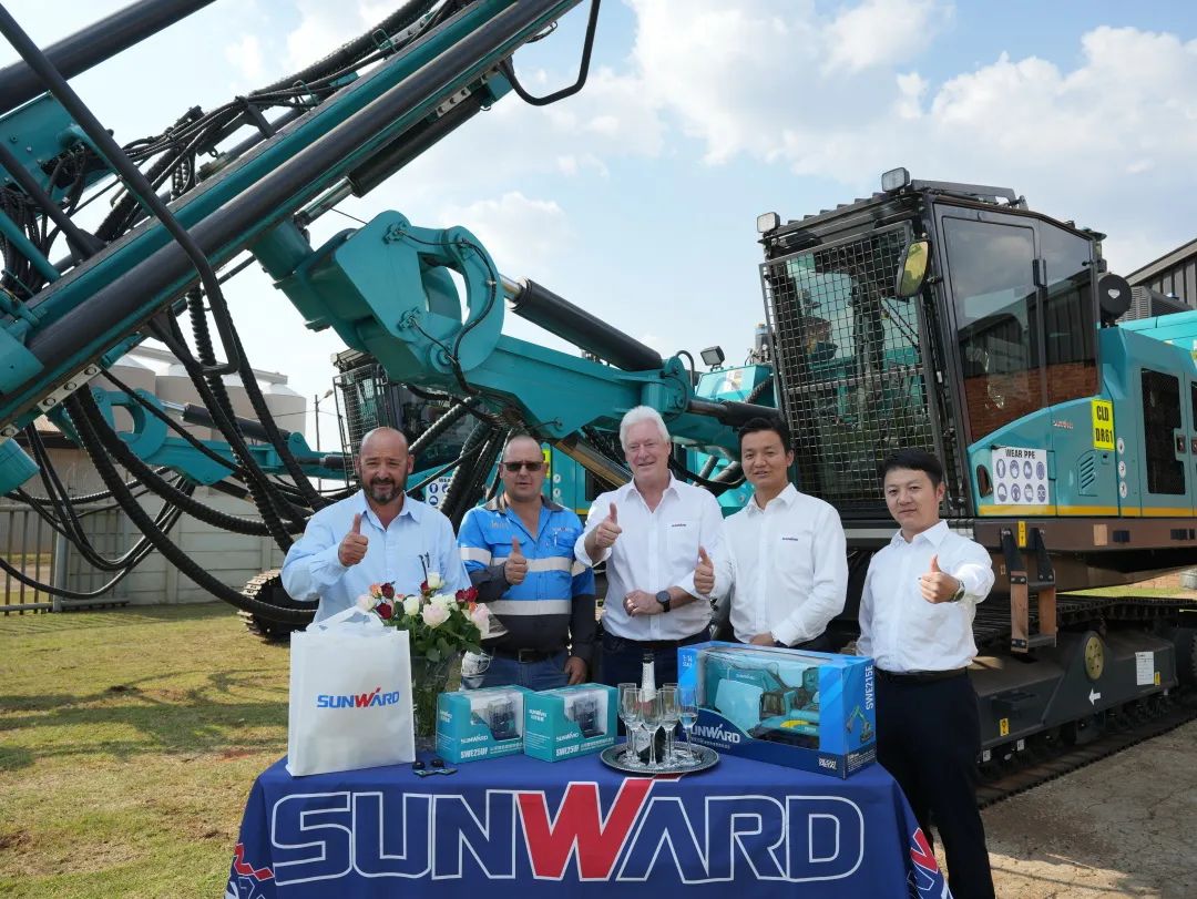 上岸南非，，，云顶国际yd888智能新型凿岩利器交付客户