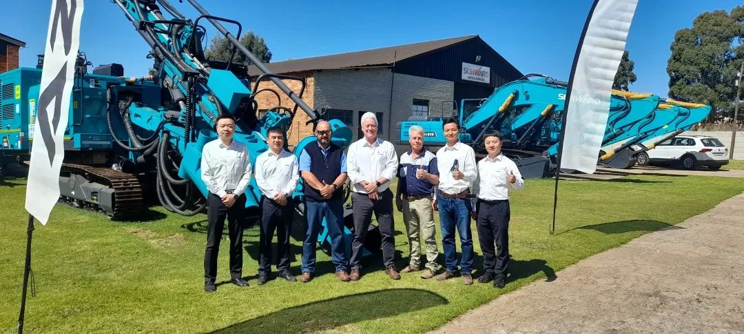 上岸南非，，，云顶国际yd888智能新型凿岩利器交付客户