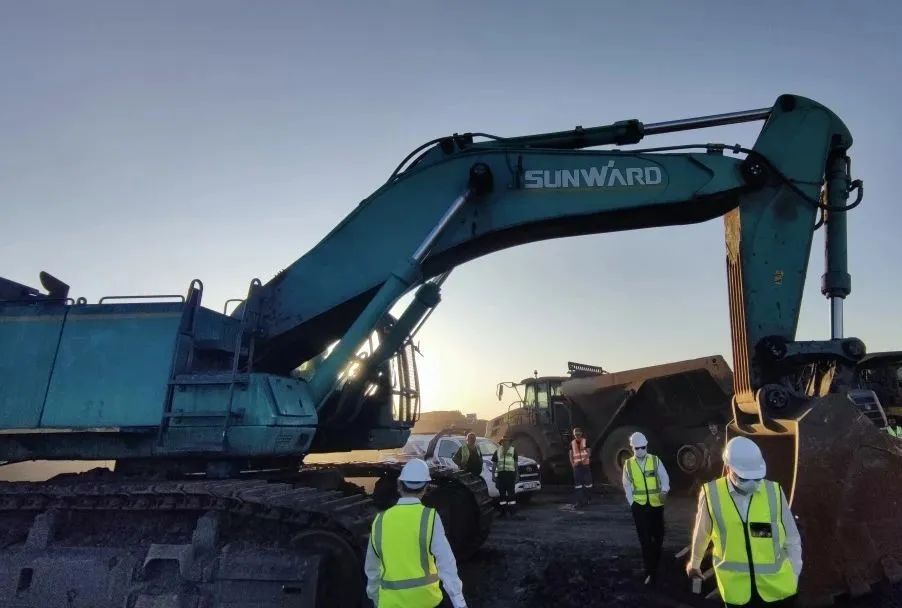 上岸南非，，，云顶国际yd888智能新型凿岩利器交付客户