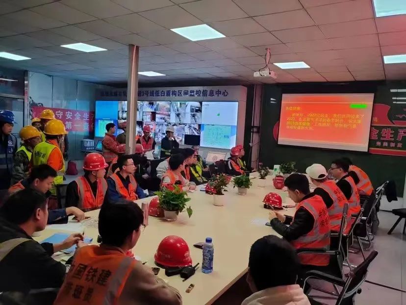 最新希望！中铁云顶国际yd888深圳地铁3号线低-白盾构区间左线顺遂意会