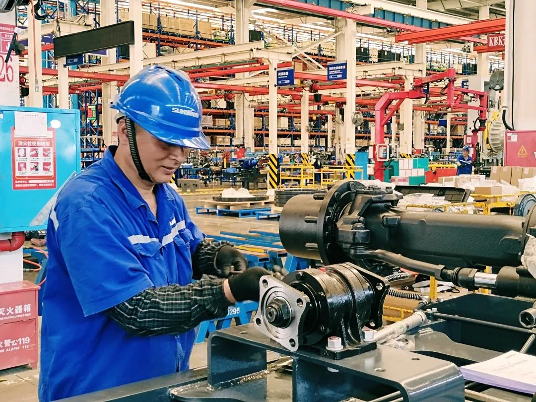 劳动庆幸，，，，，，创立伟大！纪录那些通俗且伟大的劳动瞬间