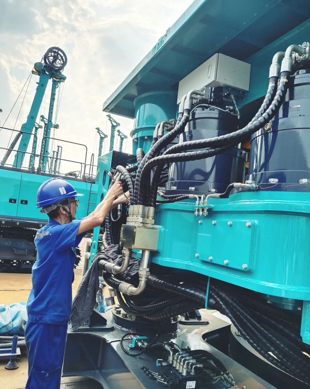 劳动庆幸，，，，，，创立伟大！纪录那些通俗且伟大的劳动瞬间