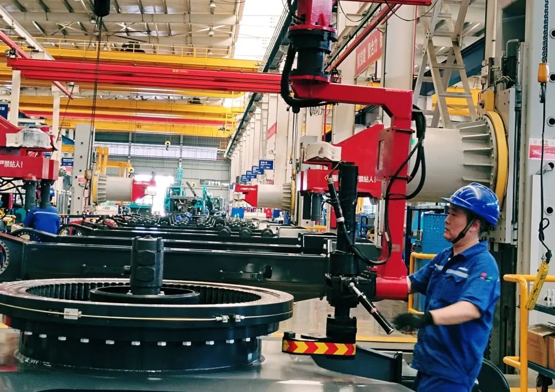 劳动庆幸，，，，，，创立伟大！纪录那些通俗且伟大的劳动瞬间