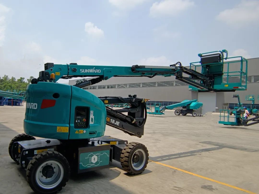 新能源家族再添“新丁”！云顶国际yd888智能三款电动臂式高空作业平台齐下线