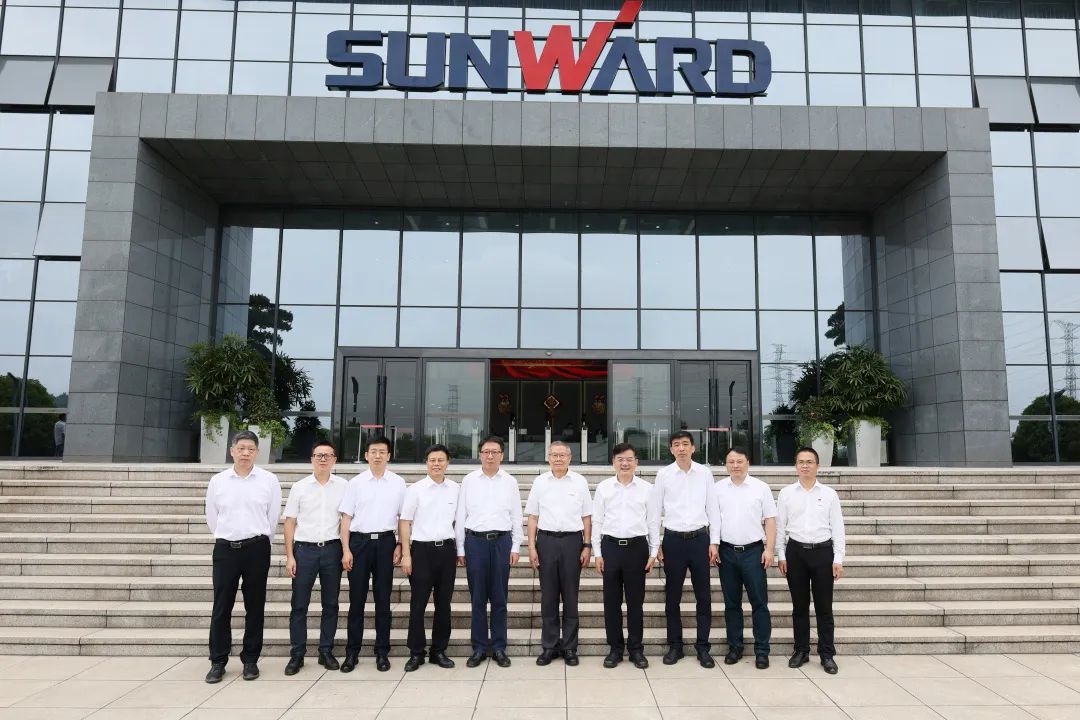 中国联通集团副总司理梁宝俊到访云顶国际yd888智能