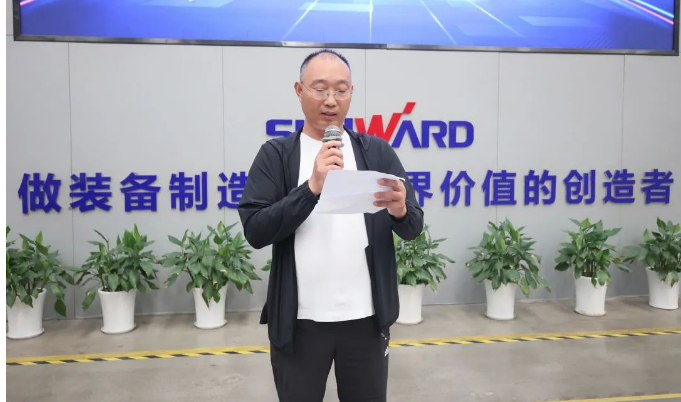 助力“双碳”、绿动未来！云顶国际yd888智能增程式电动旋挖钻机、液压混淆动力旋挖钻机齐交付