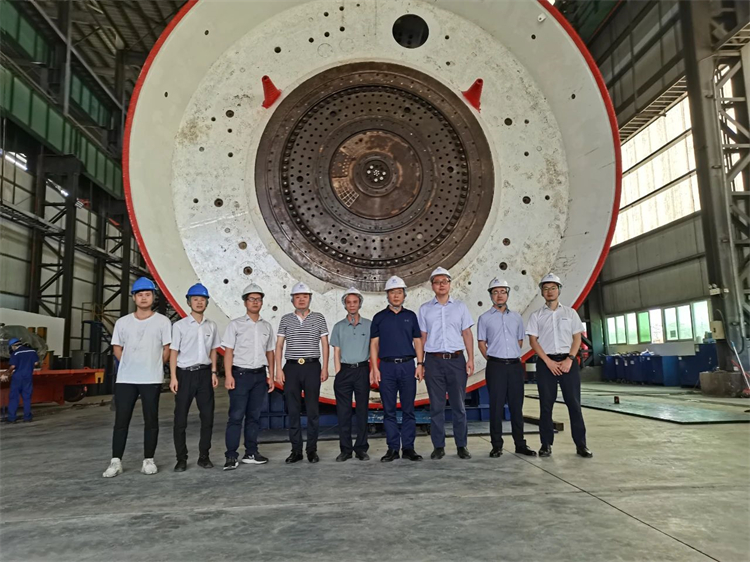 首战华东市。。。≈刑贫ス蕐d888杭德市域铁路工程地莫区间左线盾构机顺遂始发