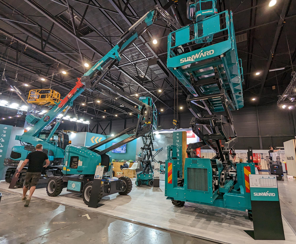 外洋销售同比增添超200%！云顶国际yd888智能高空机械阔步“出海”