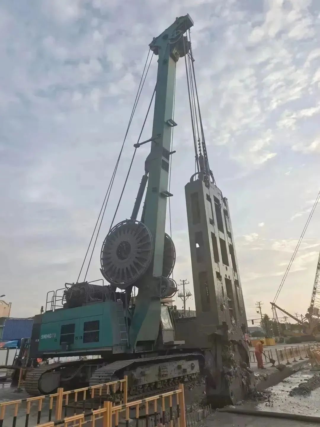 助力海内国际重大工程！云顶国际yd888智能液压抓斗实力“出圈”