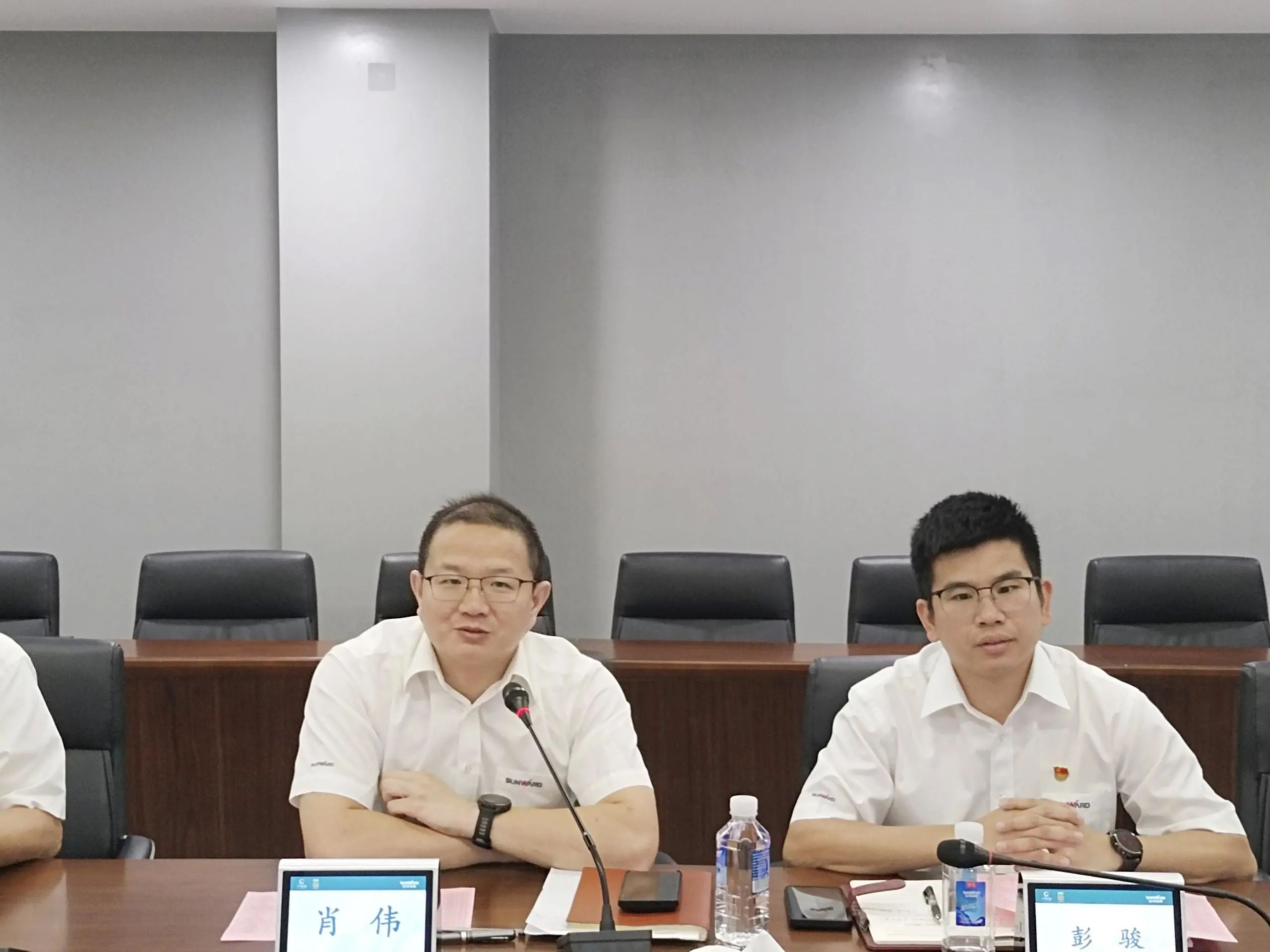 泛论心声，，，，共话未来！这场应届结业生员工座谈会，，，，很暖，，，，很知心！