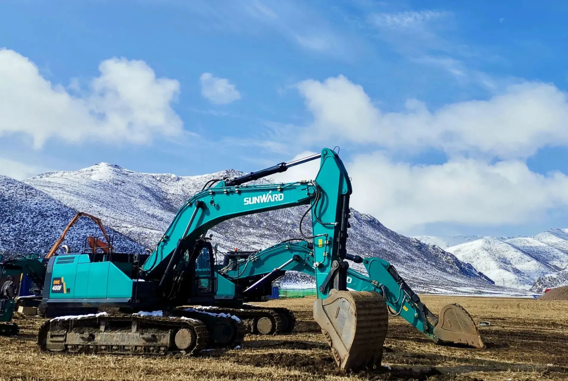 口碑超赞！云顶国际yd888智能SWE400F挖掘机荣获工程机械明星产品大奖