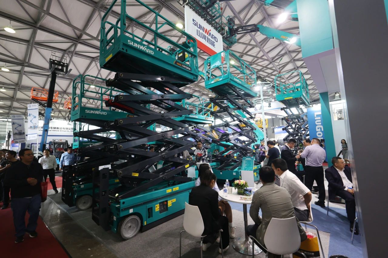 精品出击，，，闪灼魔都！云顶国际yd888智能全系列高空机械亮相2023亚洲国际高空展