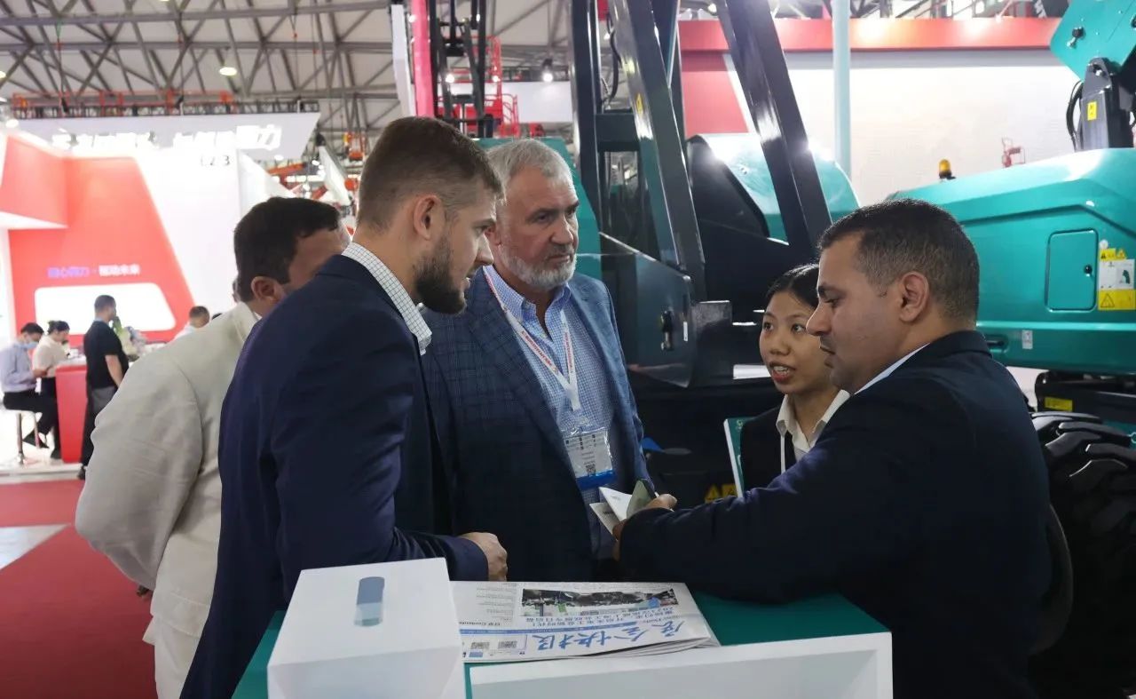 精品出击，，，闪灼魔都！云顶国际yd888智能全系列高空机械亮相2023亚洲国际高空展