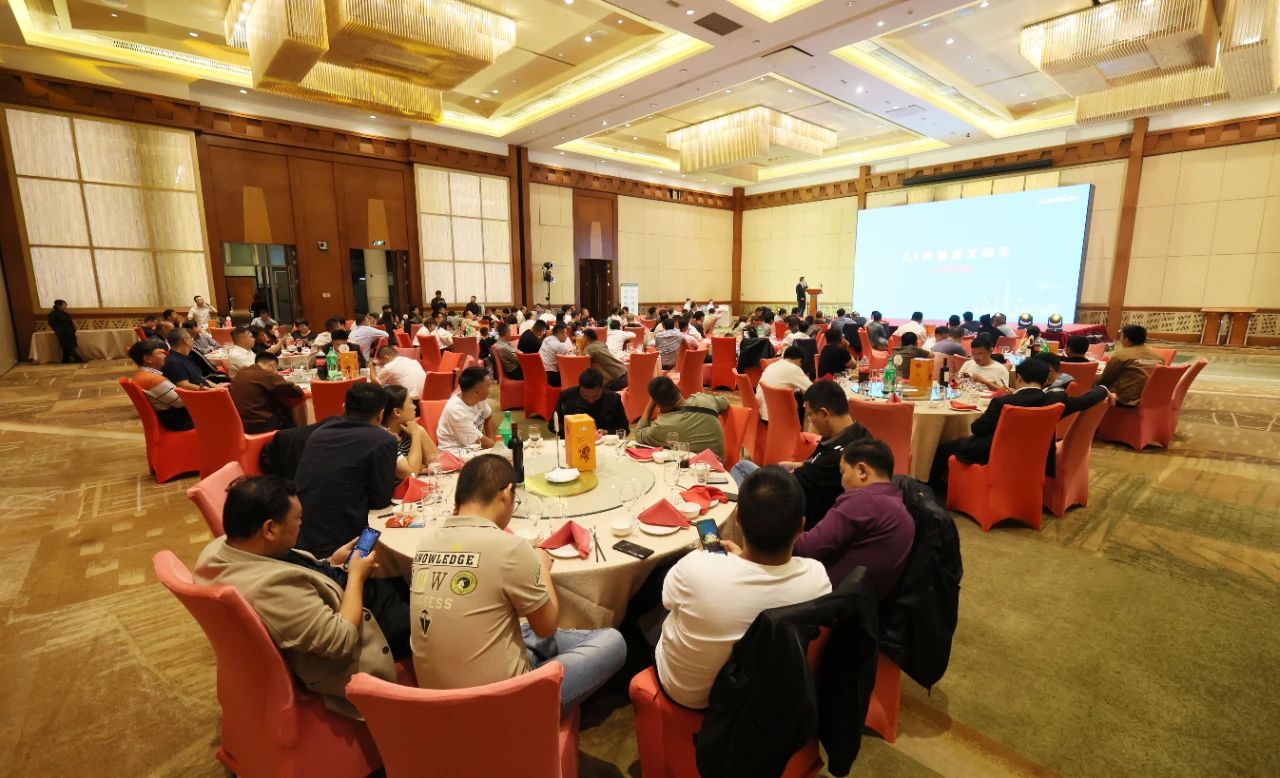 精品出击，，，闪灼魔都！云顶国际yd888智能全系列高空机械亮相2023亚洲国际高空展